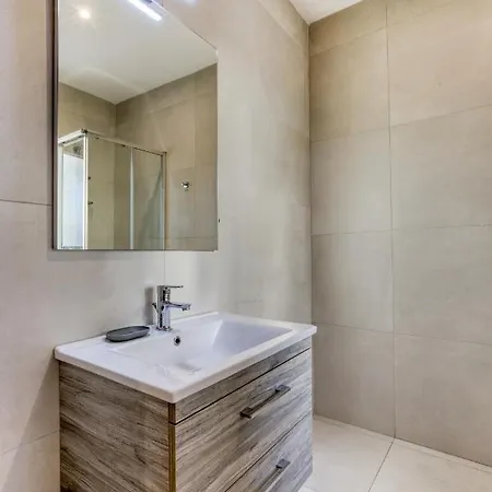 Lovely Designer 3br With Private Terrace With Bbq By 360 Estates شقة Pietà